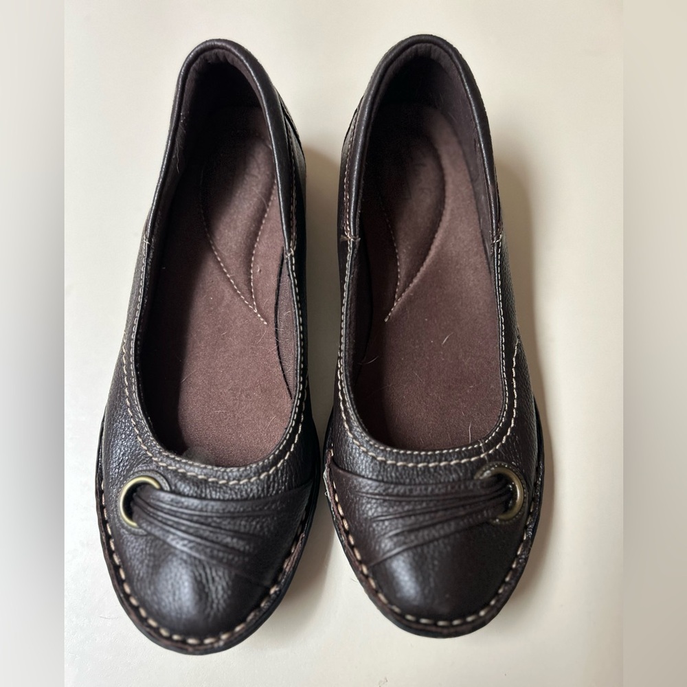 Clarks Collection Leather upper balance shoes size 6